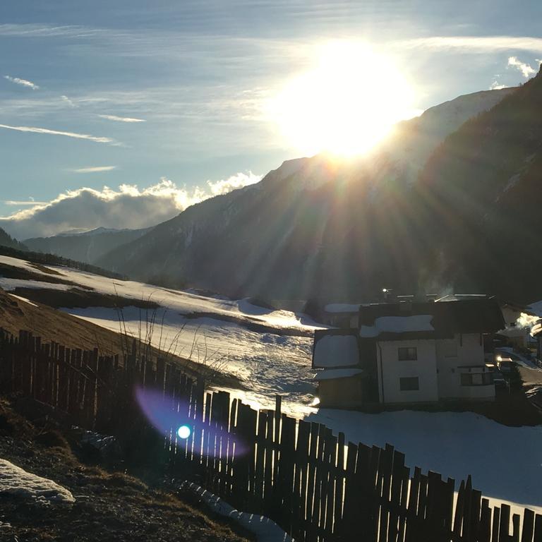 Pension Alpenrose Sankt Sigmund im Sellrain المظهر الخارجي الصورة
