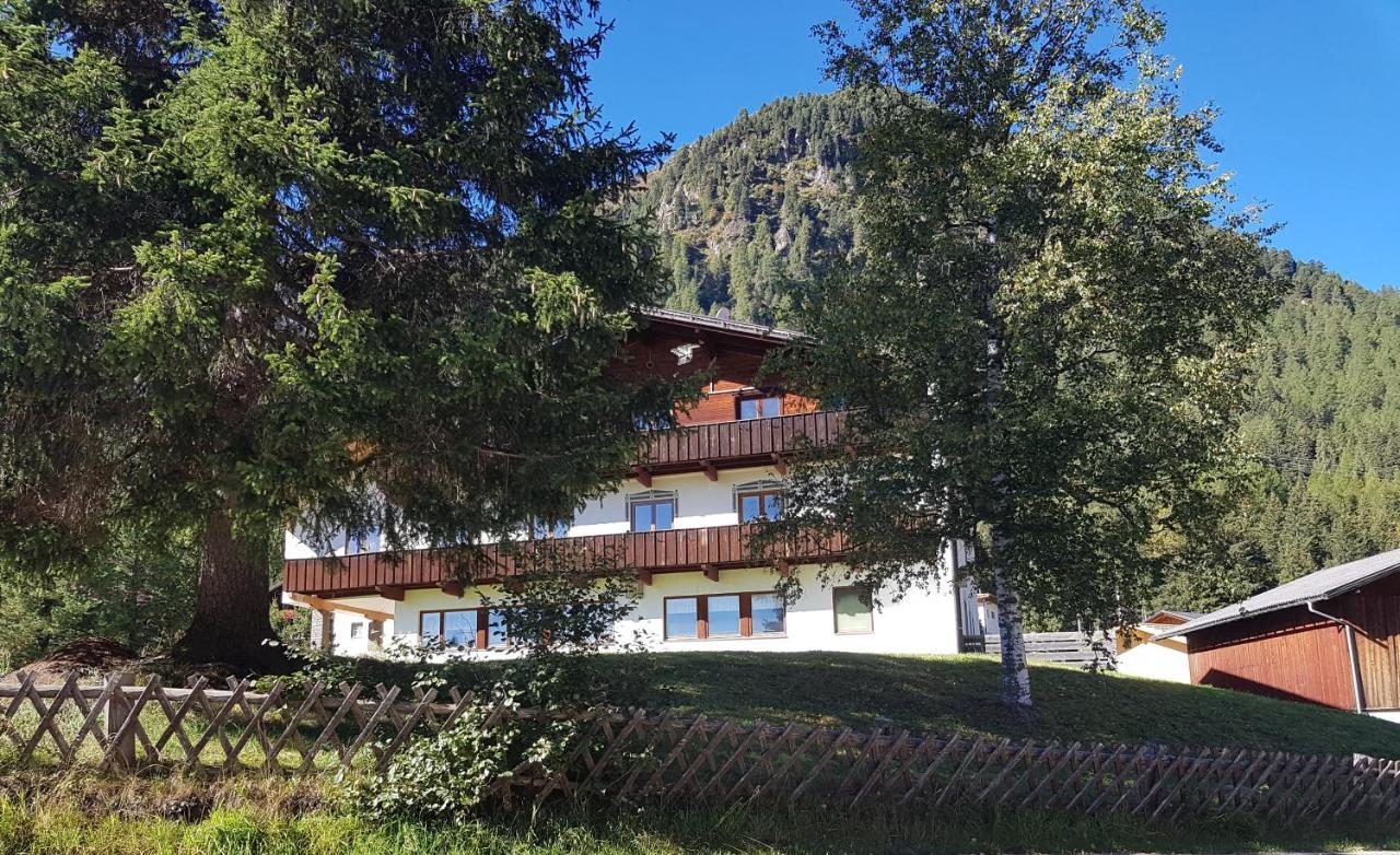 Pension Alpenrose Sankt Sigmund im Sellrain المظهر الخارجي الصورة