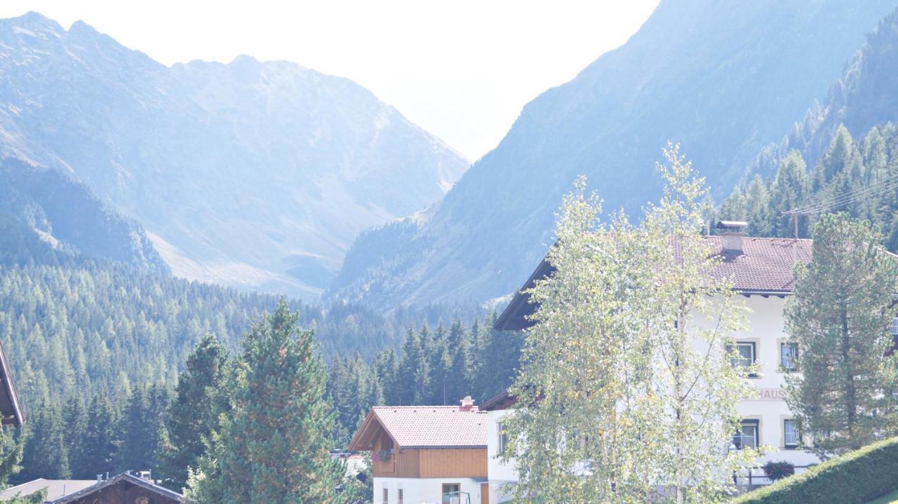 Pension Alpenrose Sankt Sigmund im Sellrain المظهر الخارجي الصورة